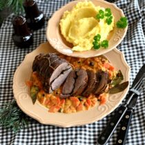 Plec z divočáka ve smetanové mrkvi