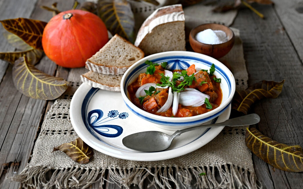 Daňčí guláš s dýní